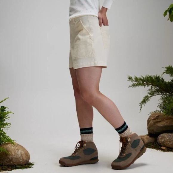 Alpine Design Women's Mixed Fabric Short. NWT! - Picture 3 of 4